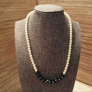 New Black & White Pearl Necklace